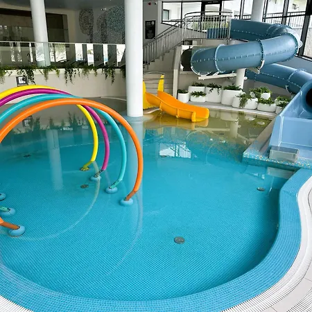 Polanki Aqua Z Garazem, Basen, Strefa 科沃布热格